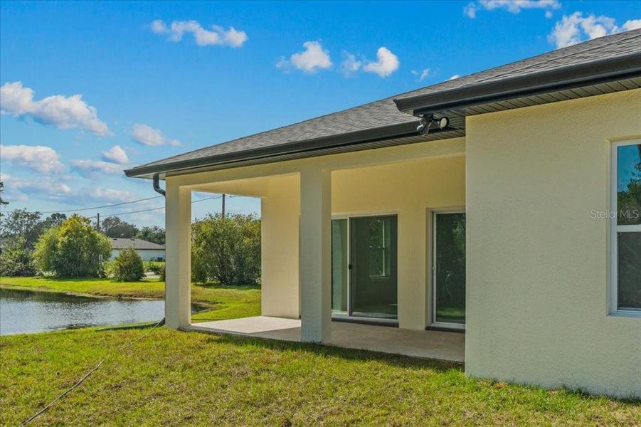 Exterior details and patio area of a home in , Deltona (Image 26).