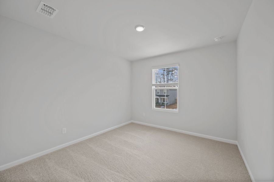 Spacious, unfurnished interior of a new home in Bradford Pointe, Summerville (Image 29).