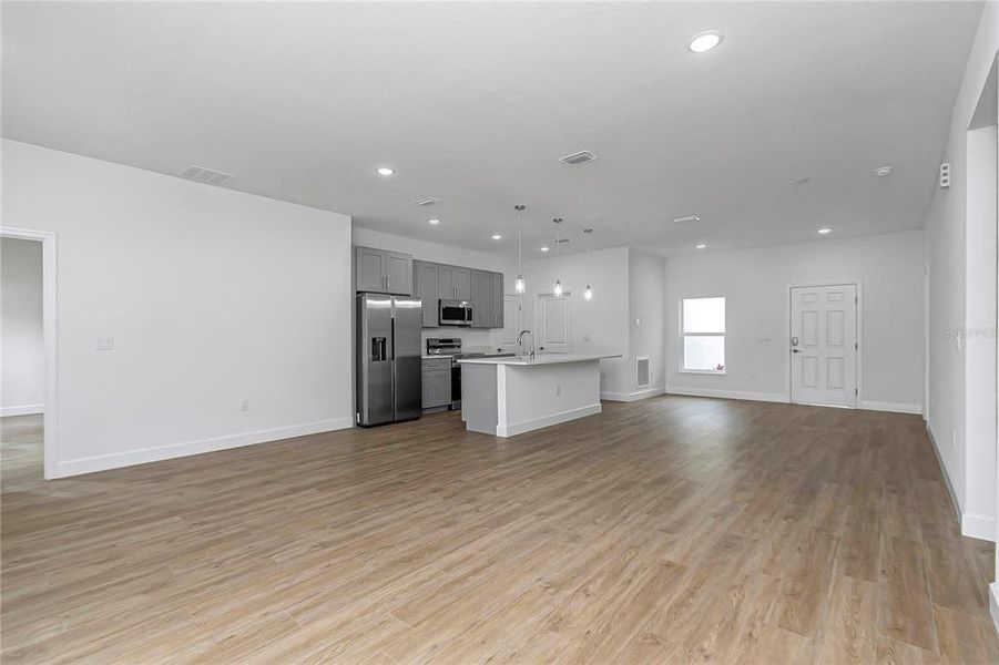 Spacious, unfurnished interior of a new home in , Ocala (Image 30).