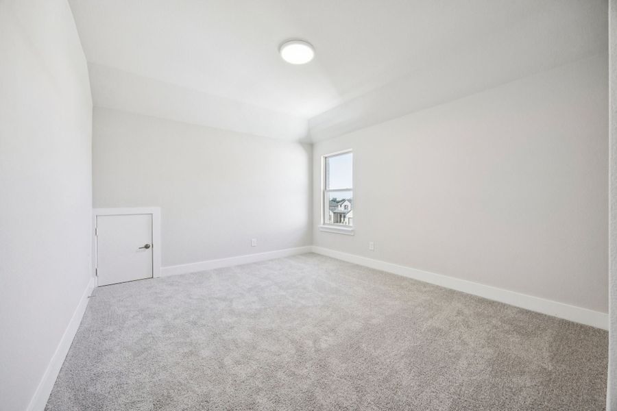 Spacious, unfurnished interior of a new home in Painted Tree Lakeside, McKinney (Image 32).
