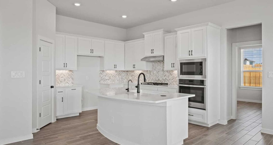 Furnished interior view inside a new home in Meyer Ranch, New Braunfels (Image 5). Furnished interior view inside a new home in Meyer Ranch, New Braunfels (Image 5).