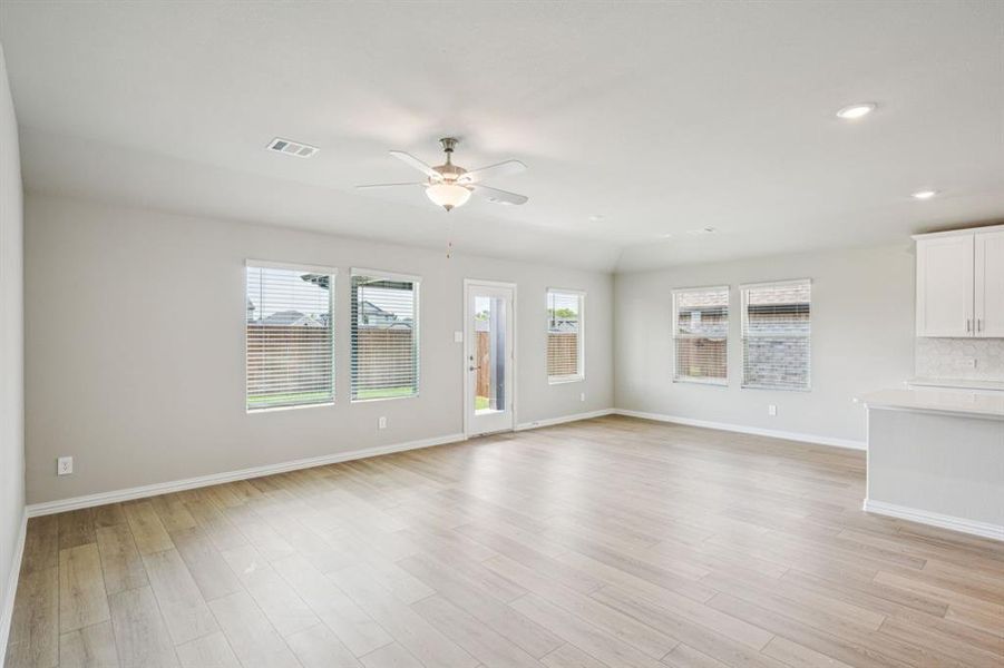 Photo is not of the actual home, but is an inspirational photo of builder’s model home and may depict options, furnishings, and/or decorator features that are not included. Photo is not of the actual home, but is an inspirational photo of builder’s model home and may depict options, furnishings, and/or decorator features that are not included.