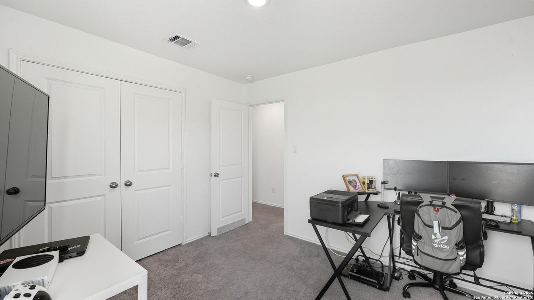 Furnished interior view inside a new home in Spring Grove: Stonehill Collection, St. Hedwig (Image 8). Furnished interior view inside a new home in Spring Grove: Stonehill Collection, St. Hedwig (Image 8).