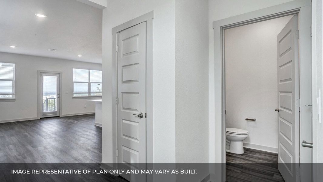 Spacious, unfurnished interior of a new home in Frontier, Mustang Ridge (Image 9).
