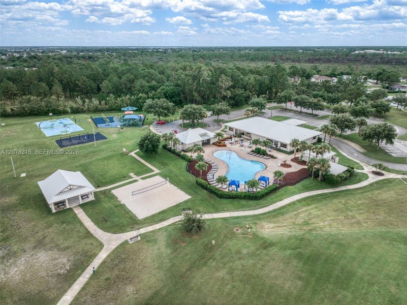Community amenities in , Sebring (Image 67).