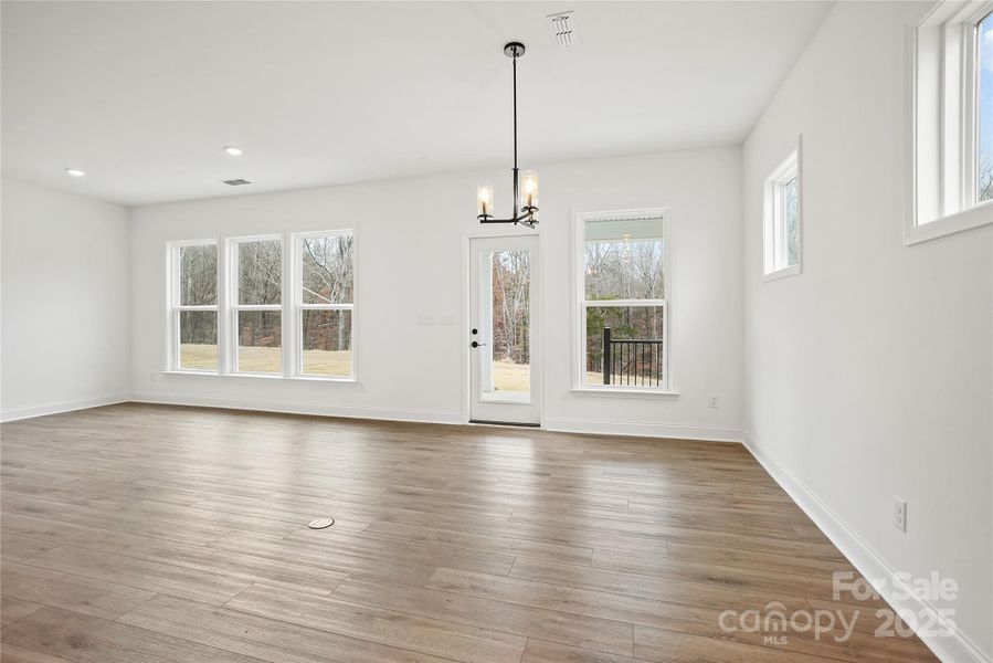 Spacious, unfurnished interior of a new home in Forest Creek, Waxhaw (Image 27).