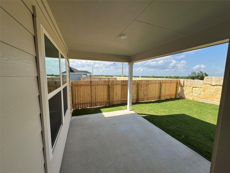Exterior details and patio area of a home in Hunters Glen, Jarrell (Image 3).