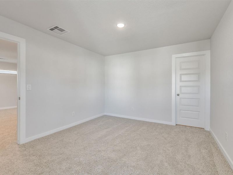Spacious, unfurnished interior of a new home in Lakes at Black Oak, Magnolia (Image 31). Spacious, unfurnished interior of a new home in Lakes at Black Oak, Magnolia (Image 31).