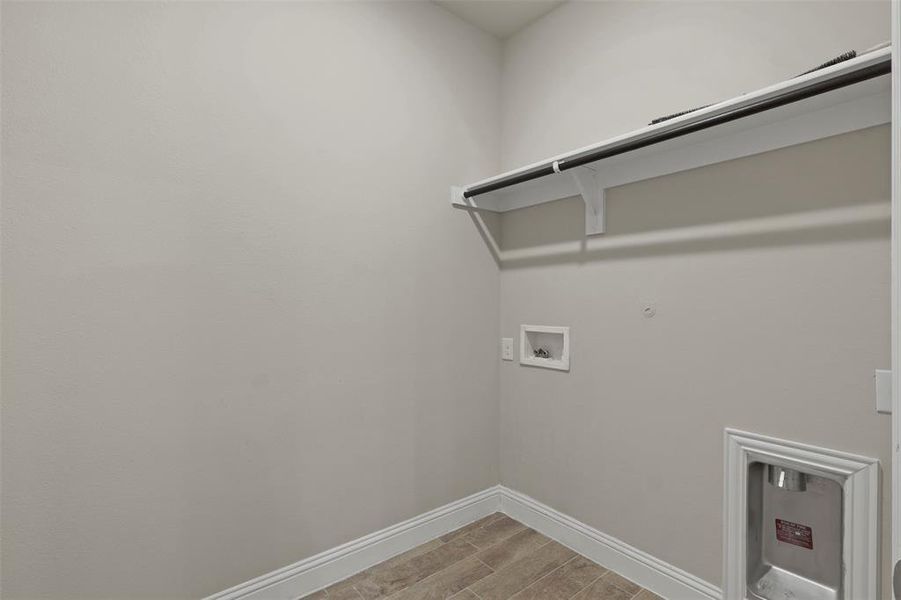 Spacious, unfurnished interior of a new home in , Anna (Image 27).