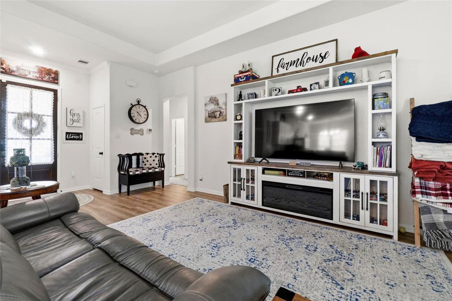 Furnished interior view inside a new home in Deer Pines, Conroe (Image 8).