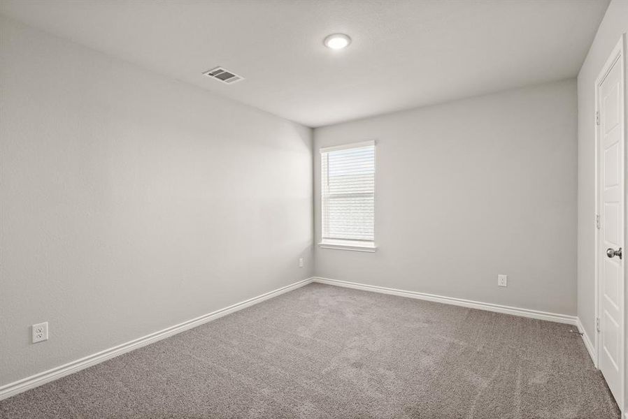 Spacious, unfurnished interior of a new home in Rocky Creek Crossing, Fort Worth (Image 19). Spacious, unfurnished interior of a new home in Rocky Creek Crossing, Fort Worth (Image 19).