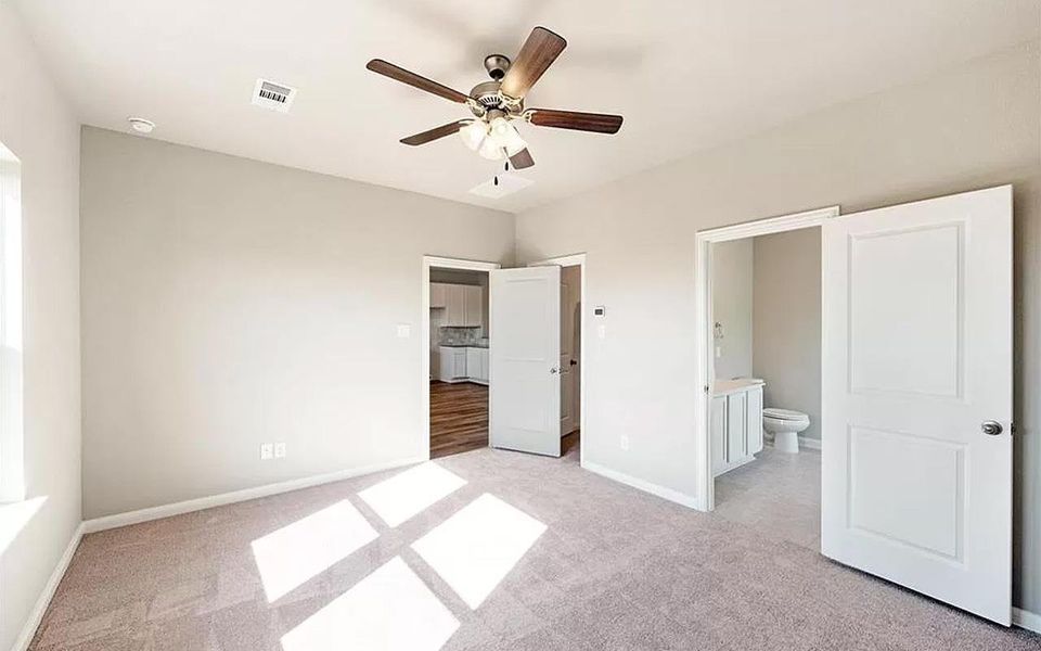 Spacious, unfurnished interior of a new home in Perkinsville, Chino Valley (Image 20).