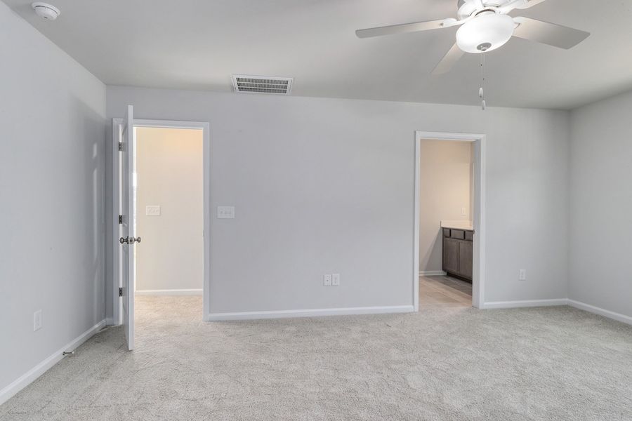 Spacious, unfurnished interior of a new home in Hainer Place, Conway (Image 30).