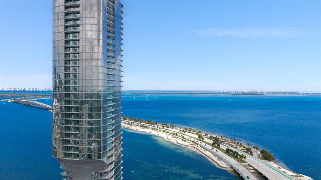 Condo located in Miami, FL showcasing its design and architecture (Image 42).