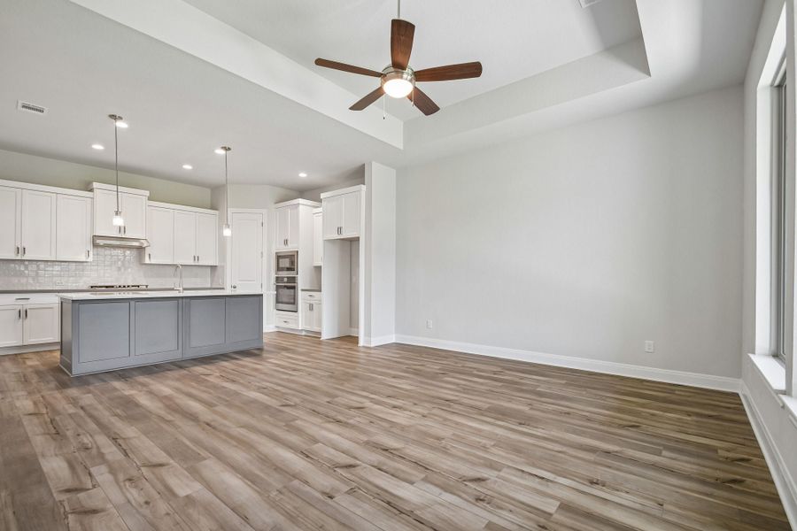 Spacious, unfurnished interior of a new home in 6 Creeks, Kyle (Image 14).