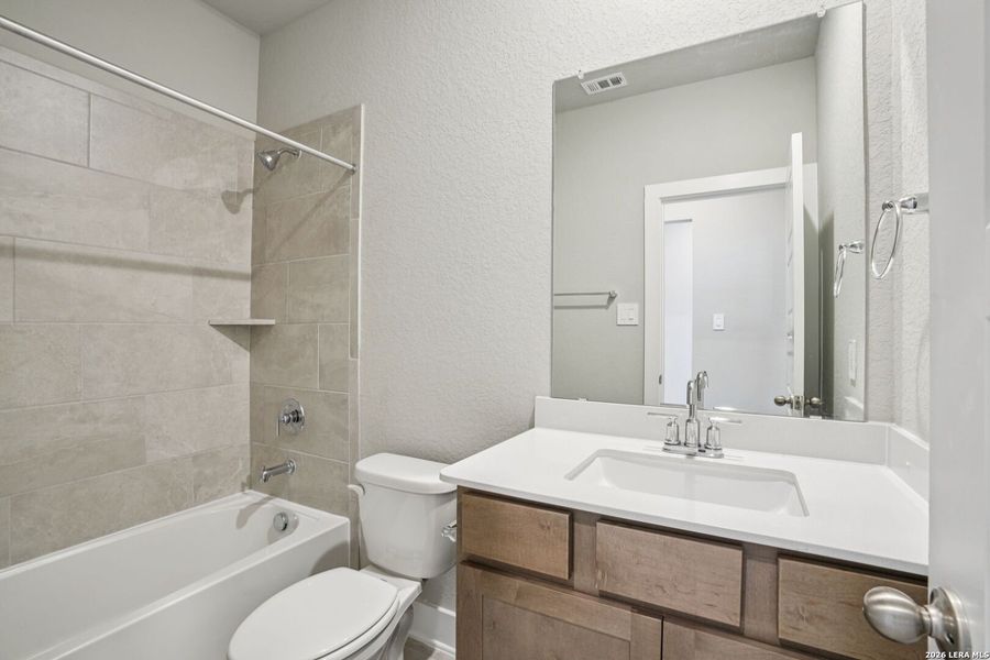 Furnished interior view inside a new home in Lark Canyon, New Braunfels (Image 10).