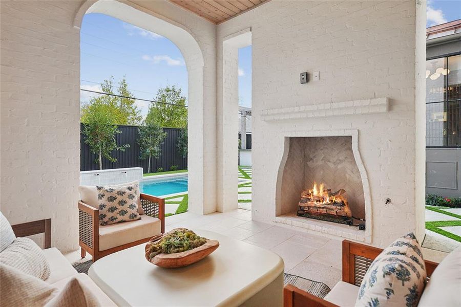 Exterior details and patio area of a home in , Dallas (Image 27).