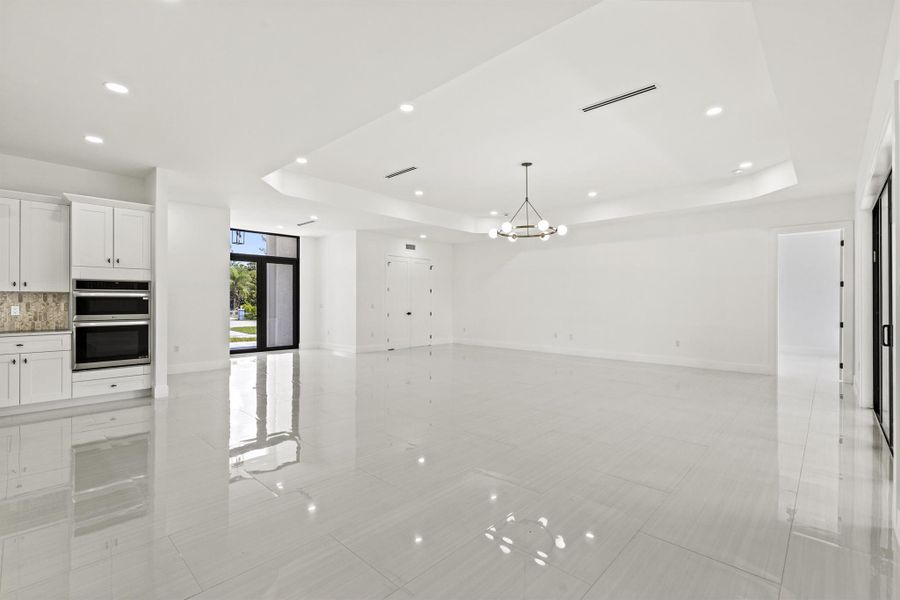Spacious, unfurnished interior of a new home in , Loxahatchee (Image 40).