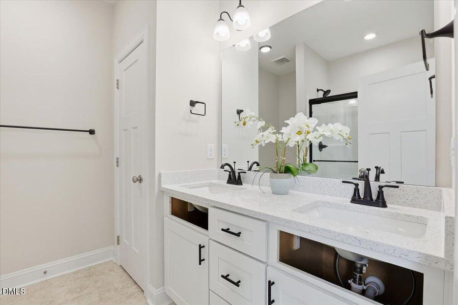 24-602 S Vance St-24