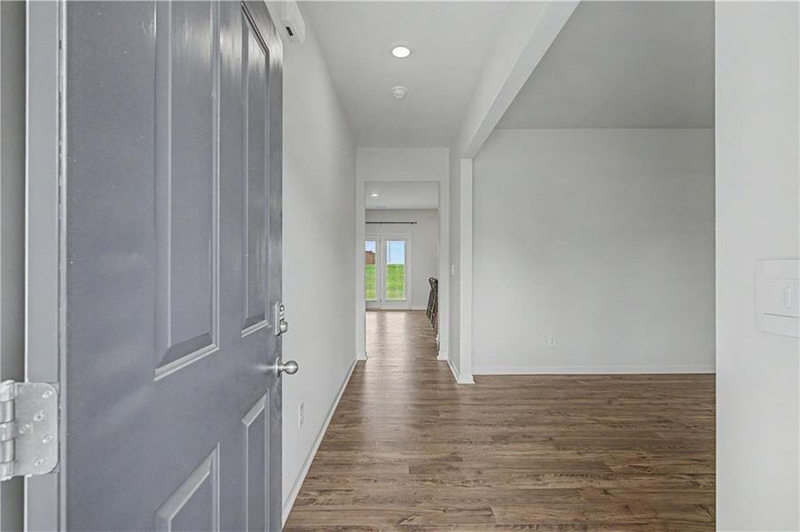 Spacious, unfurnished interior of a new home in Oakwood, Dallas (Image 25).