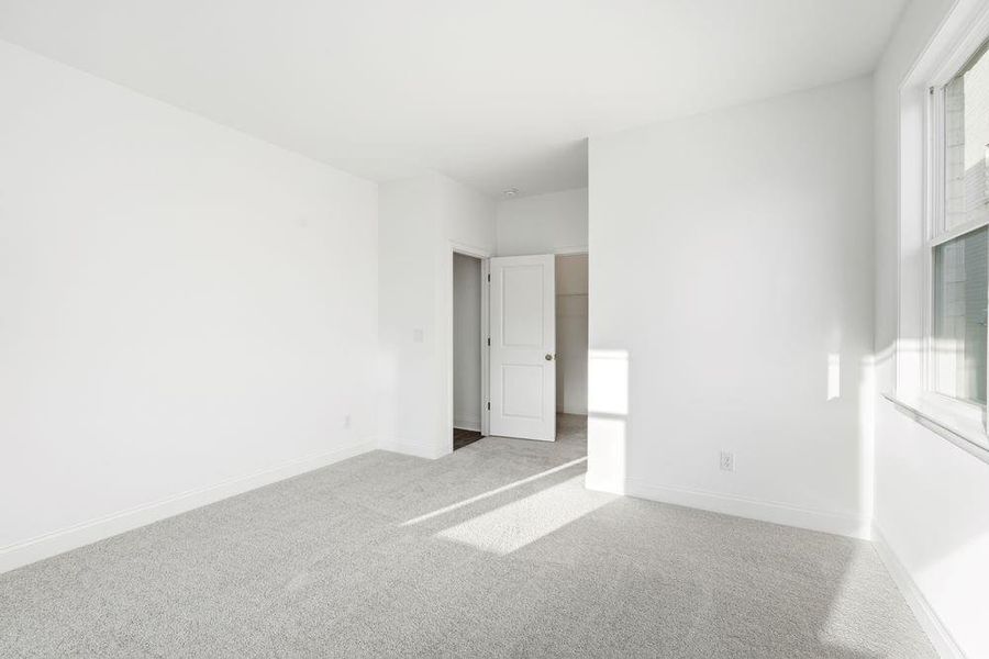 Spacious, unfurnished interior of a new home in Auburn Glen, Dacula (Image 17).