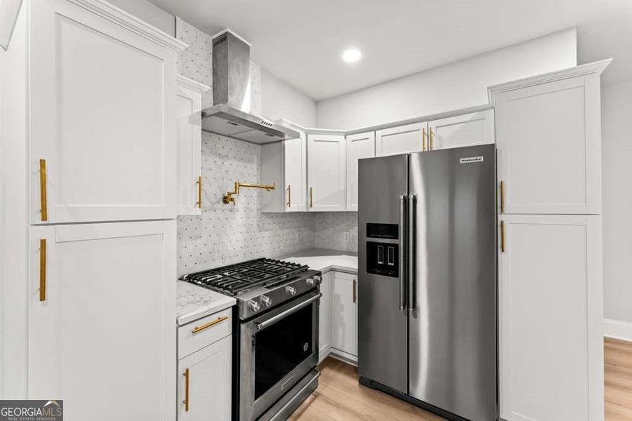 Furnished interior view inside a new home in , Atlanta (Image 3).
