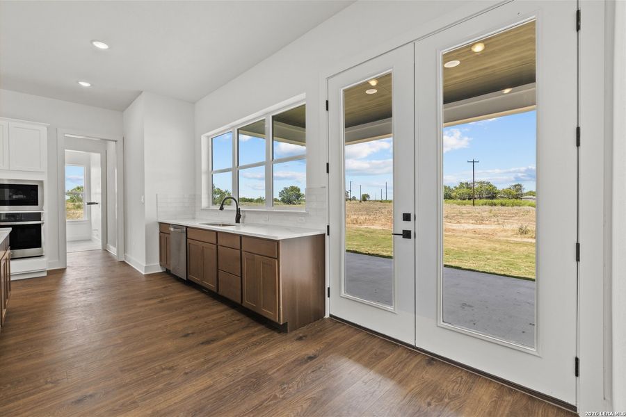 Furnished interior view inside a new home in , La Vernia (Image 13).