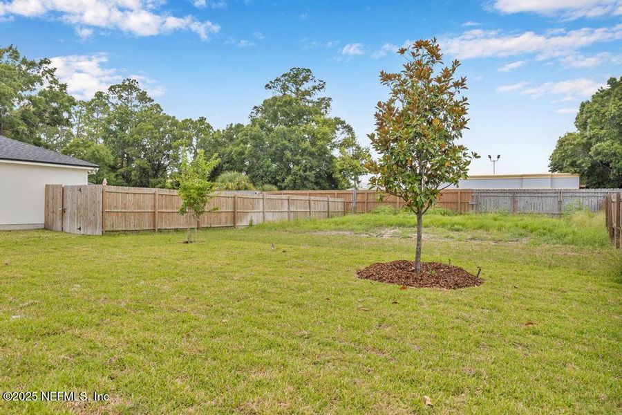 Exterior details and patio area of a home in , Jacksonville (Image 4).