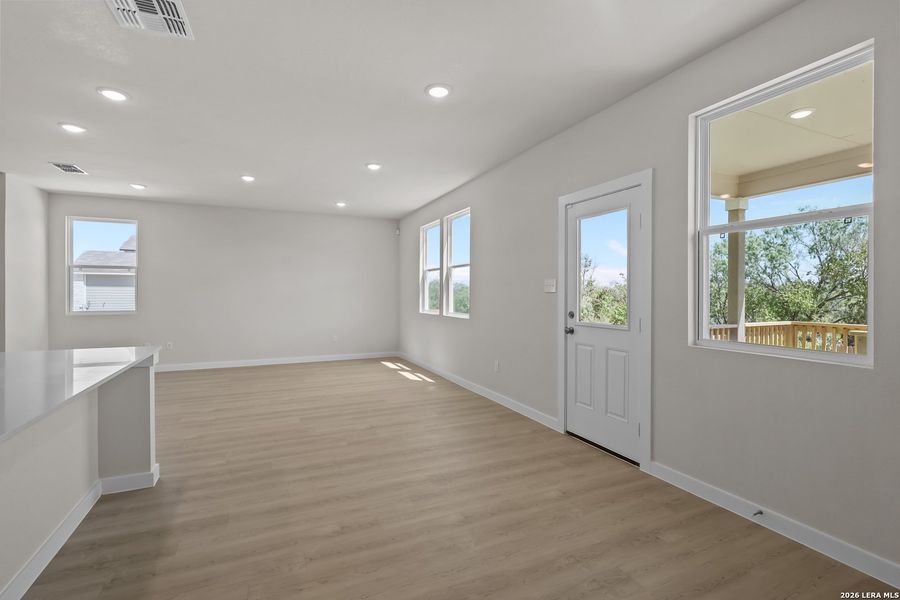 Spacious, unfurnished interior of a new home in Summerlin, San Antonio (Image 20). Spacious, unfurnished interior of a new home in Summerlin, San Antonio (Image 20).