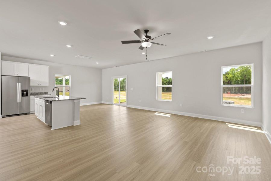 Spacious, unfurnished interior of a new home in Ascot Woods, Charlotte (Image 6).