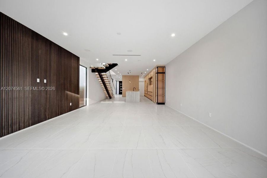 Spacious, unfurnished interior of a new home in , Fort Lauderdale (Image 57).