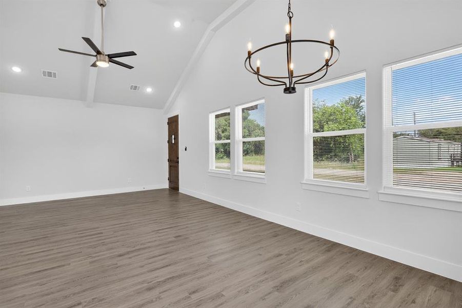 Spacious, unfurnished interior of a new home in , Granbury (Image 16).