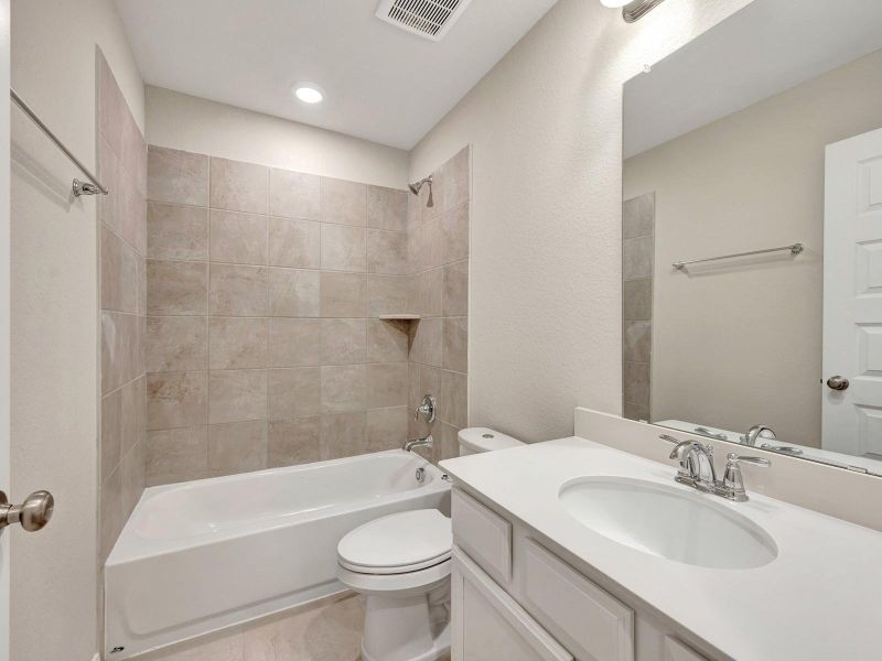 Furnished interior view inside a new home in , Conroe (Image 9).