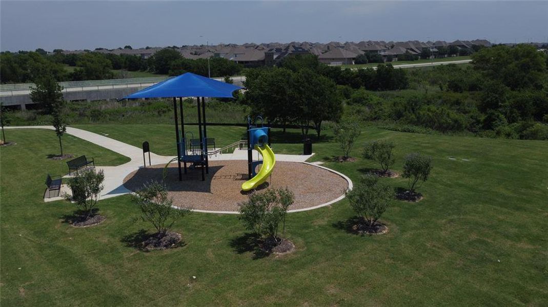 Community amenities in Sanderos, Fort Worth (Image 3).