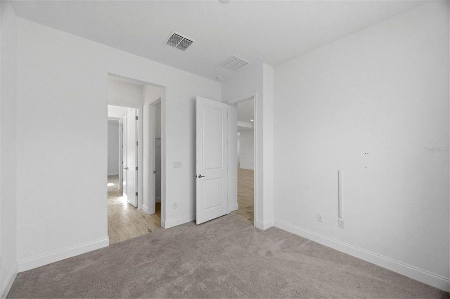 Spacious, unfurnished interior of a new home in Tamarack at Two Rivers, Zephyrhills (Image 47).