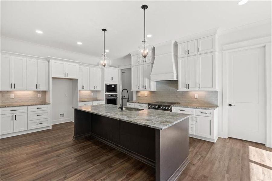 Furnished interior view inside a new home in , Waleska (Image 8).