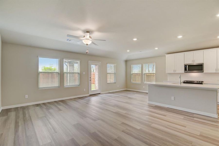 Spacious, unfurnished interior of a new home in Stratton Place, Greenville (Image 24).