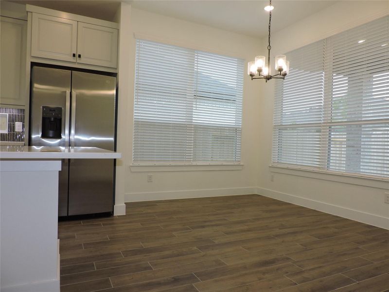 Spacious, unfurnished interior of a new home in Evergreen, Conroe (Image 28).