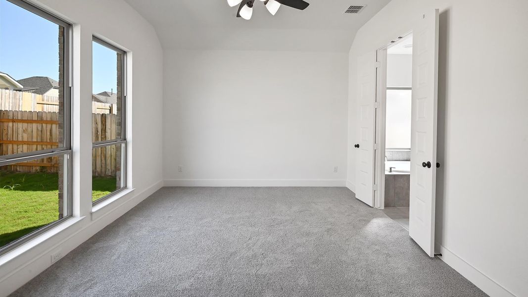 Spacious, unfurnished interior of a new home in Crosswinds 50', Kyle (Image 16). Spacious, unfurnished interior of a new home in Crosswinds 50', Kyle (Image 16).