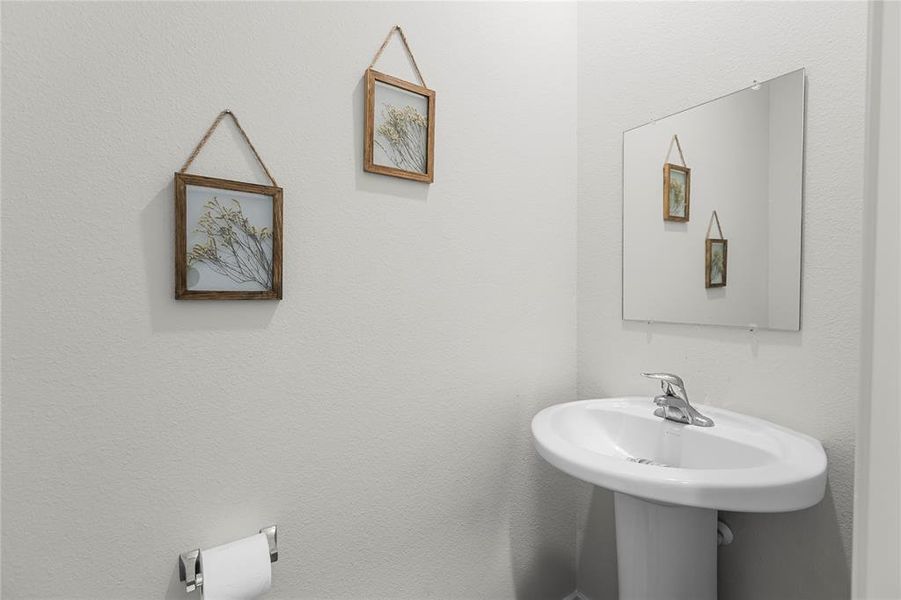 Close-up of interior finishes inside a home in , Everman (Image 17).