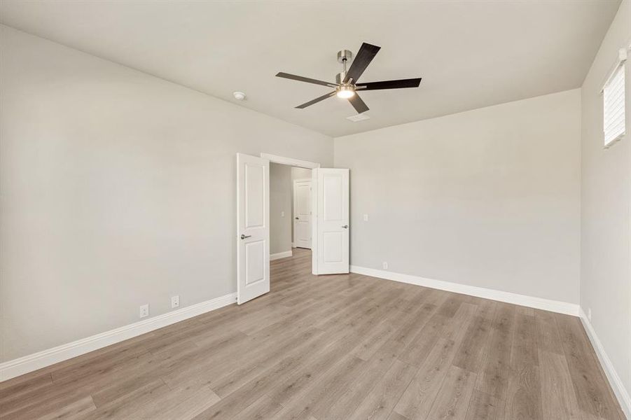 Spacious, unfurnished interior of a new home in The Enclave at Parks of Aledo, Aledo (Image 25). Spacious, unfurnished interior of a new home in The Enclave at Parks of Aledo, Aledo (Image 25).