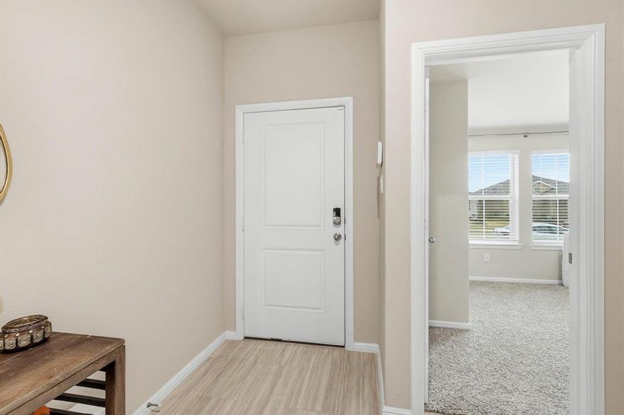 Spacious, unfurnished interior of a new home in Hickory Grove, Denton (Image 19).