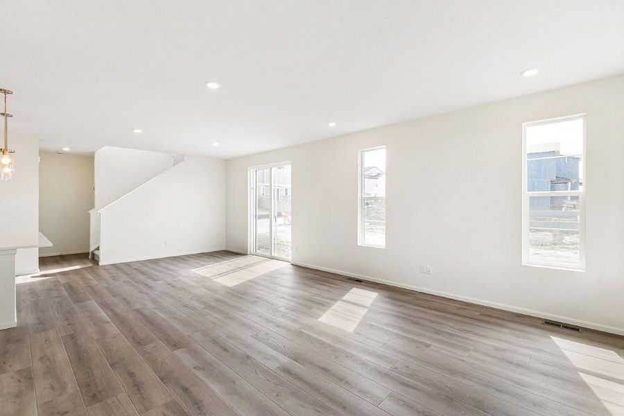 Spacious, unfurnished interior of a new home in Windler Wildflower, Aurora (Image 6).