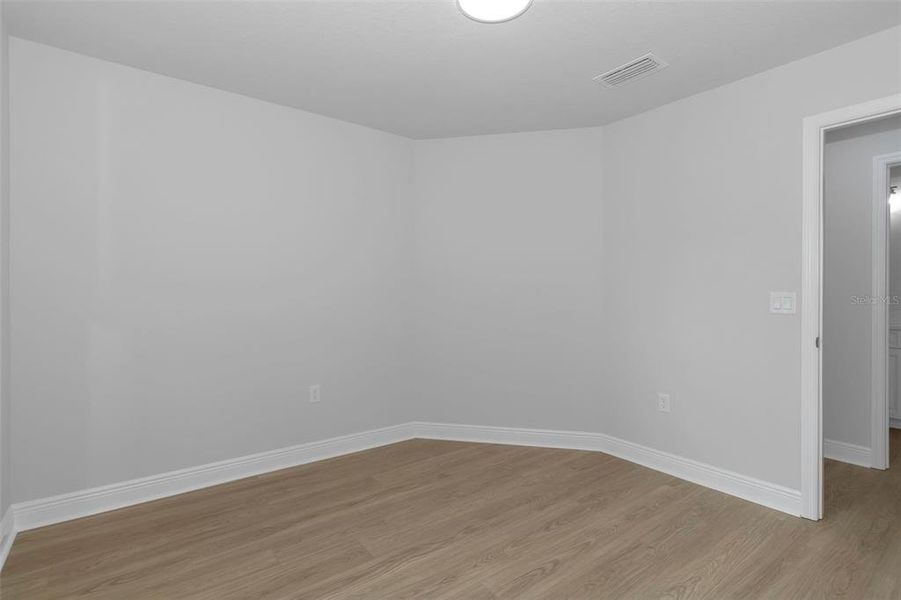 Spacious, unfurnished interior of a new home in , New Port Richey (Image 31).