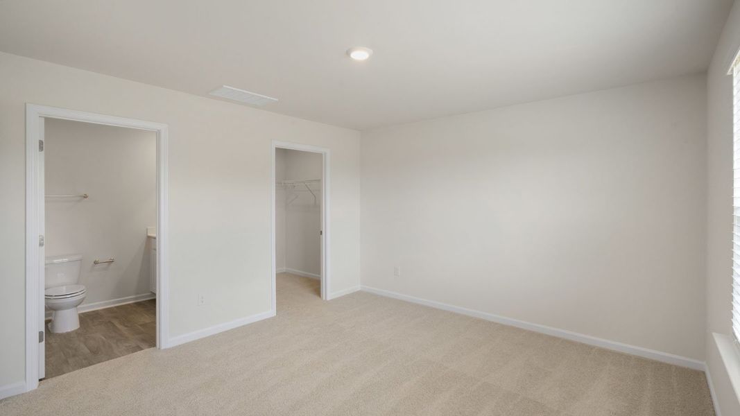 Spacious, unfurnished interior of a new home in Aspen Place, Thomasville (Image 21).