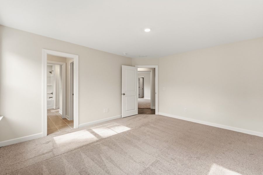 Spacious, unfurnished interior of a new home in Timberland Grove, Anderson (Image 35).