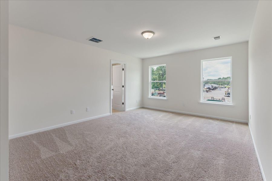 Spacious, unfurnished interior of a new home in Oakley Pointe, Moncks Corner (Image 23).