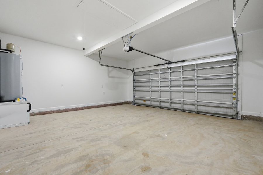 Spacious, unfurnished interior of a new home in Barton's Bend, Crestview (Image 29). Spacious, unfurnished interior of a new home in Barton's Bend, Crestview (Image 29).
