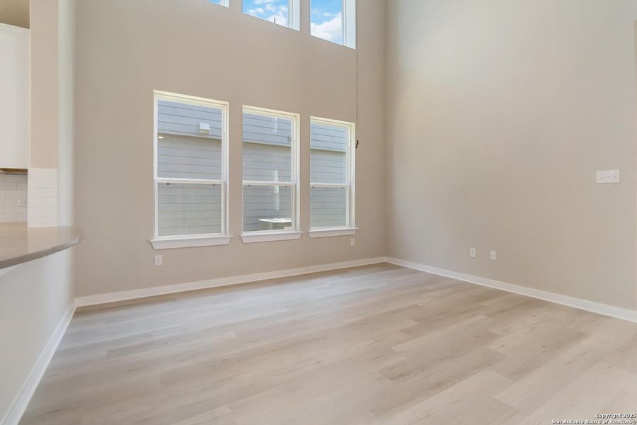 Spacious, unfurnished interior of a new home in Timber Creek, San Antonio (Image 21).