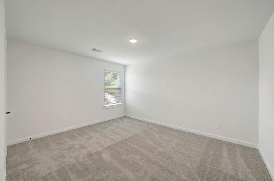 Spacious, unfurnished interior of a new home in Sorella, Tomball (Image 43).